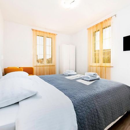 City Comfort Apartments Rovinj Bagian luar foto