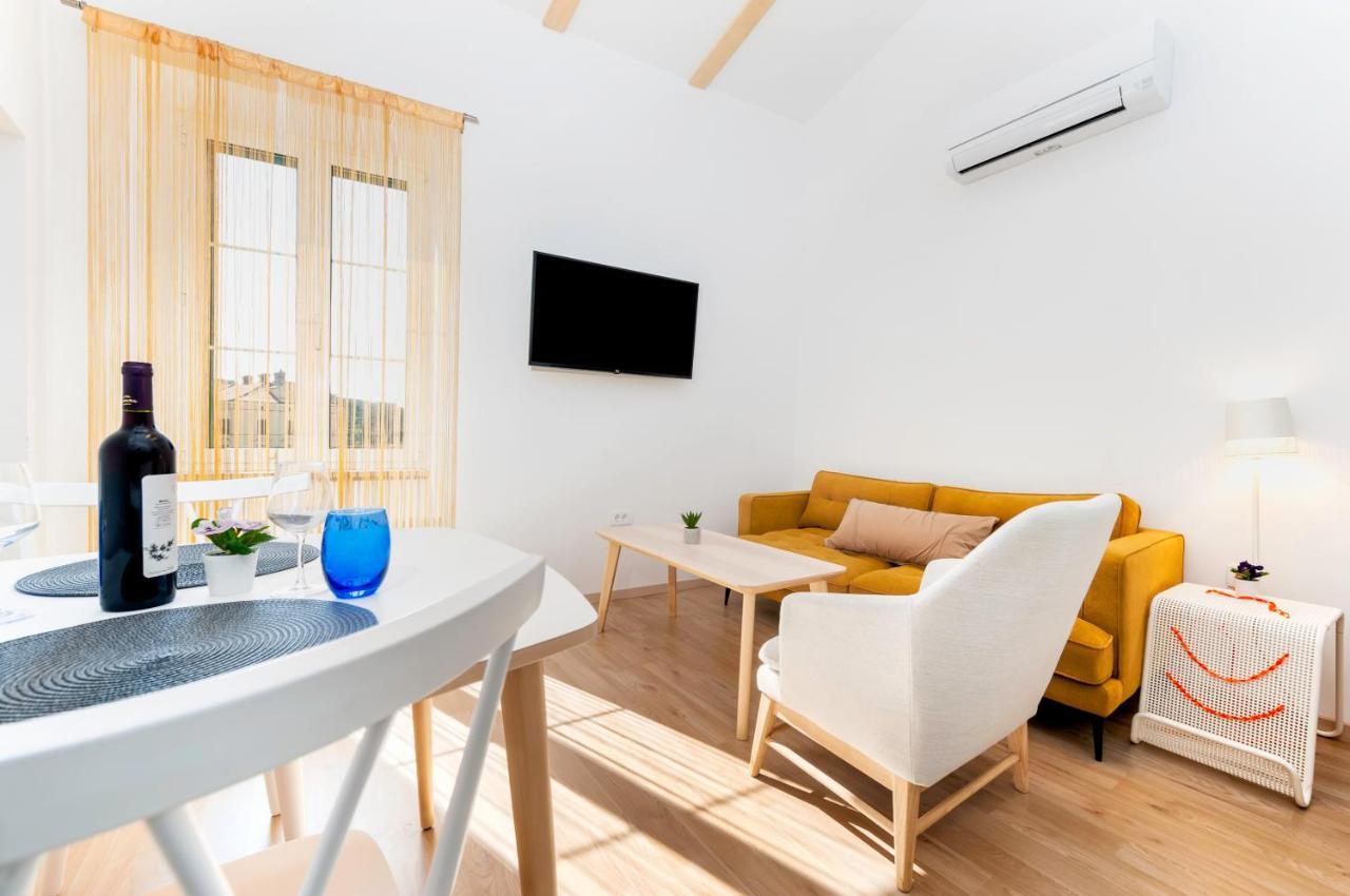 City Comfort Apartments Rovinj Bagian luar foto
